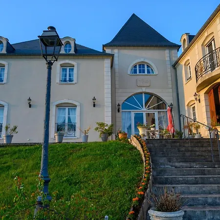 Guest house Domaine De Lardoisiere 3*