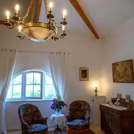 Domaine De Lardoisiere בית הארחה 3*