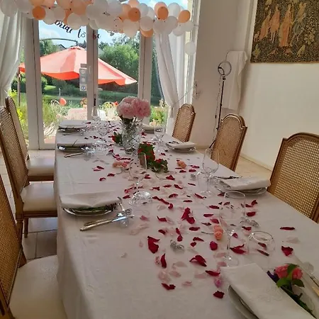 Domaine De Lardoisiere Guest house
